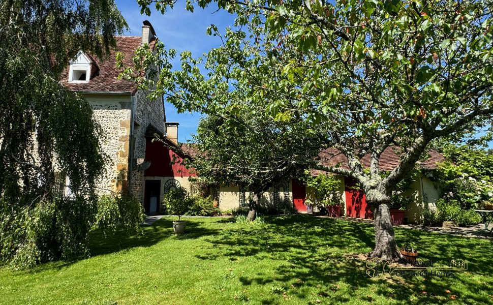 A Magnificent Country Residence dating to 1895, Large Pool & Mature Orchard