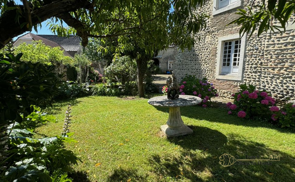 A Characterful late 18C Village Home, with Guest Annex & Barn