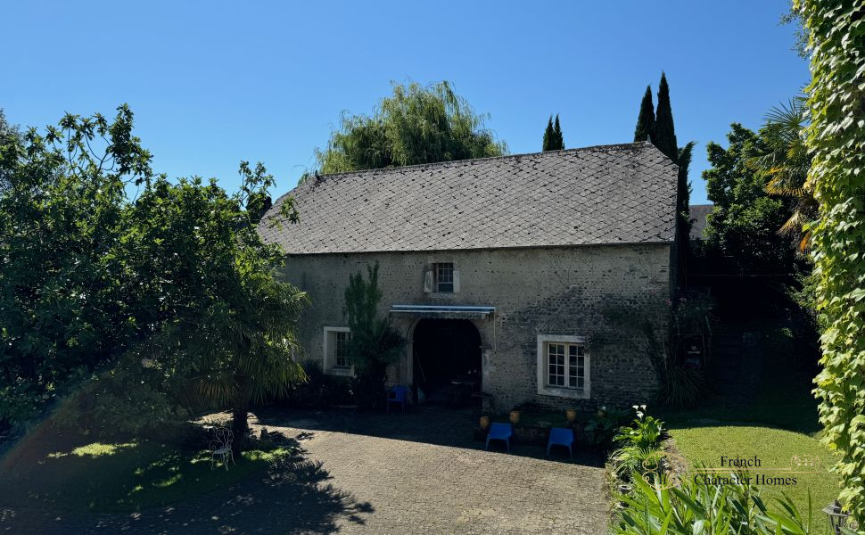 A Characterful late 18C Village Home, with Guest Annex & Barn