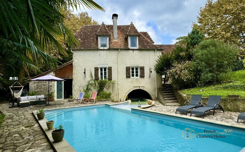 Picturesque 19th Century Watermill In Private Grounds With Swimming Pool