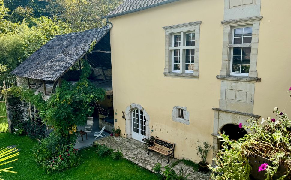 17C Maison de Maitre, set in an Attractive Courtyard with its Original Chai & Barns