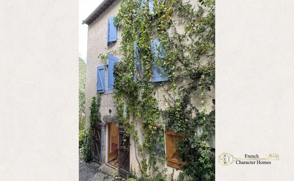 Charming Bearnaise Village House With Artists Studio In the Heart of The Valley Aspe