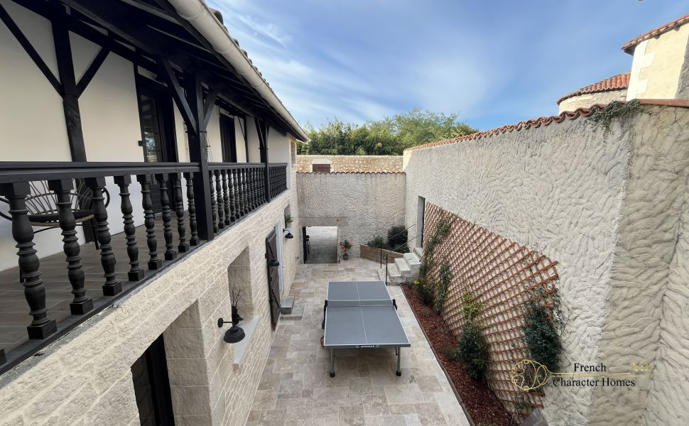 Immaculate Estate comprising 4 Independant Properties in the Heart of Saint Sever