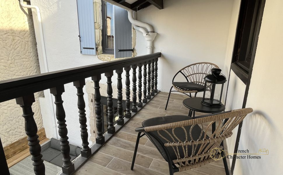 Immaculate Estate comprising 4 Independant Properties in the Heart of Saint Sever