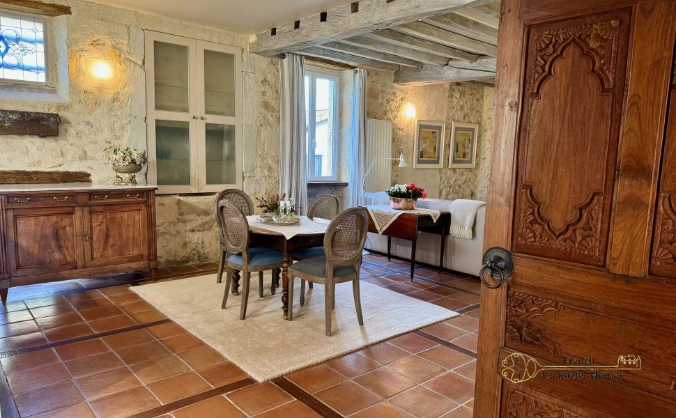 Stylish French Country Retreat set in a Peaceful Location under 1 hr to coast