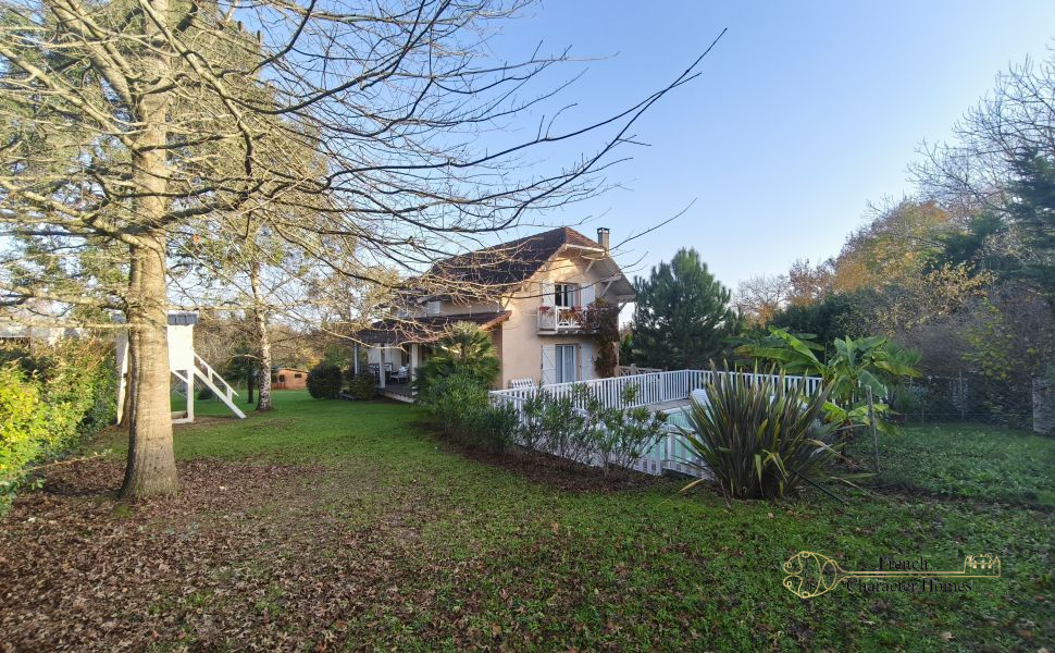 An Attractive Family Home with Guest Annex offering Rental Potential, 10 mins South of Pau