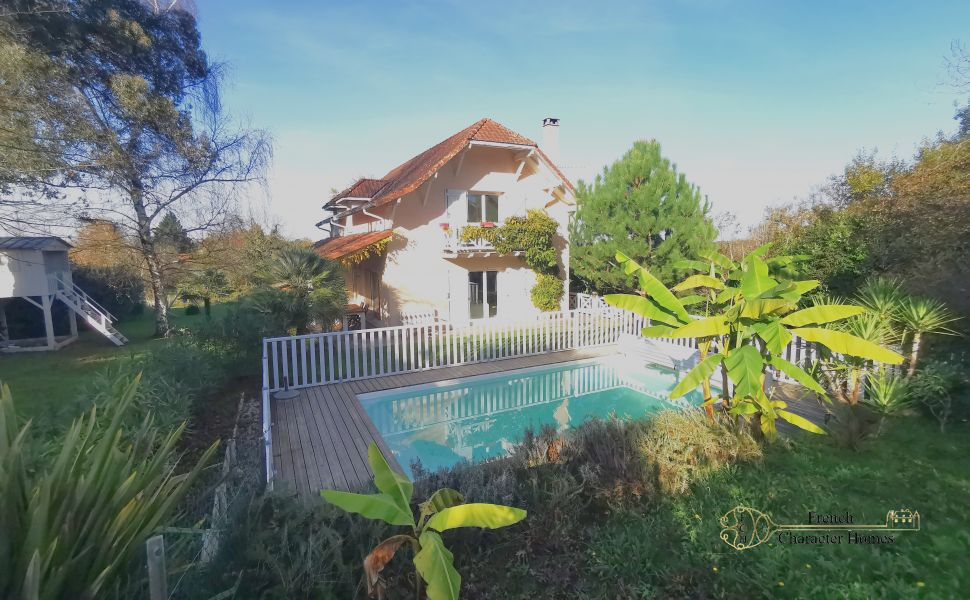 An Attractive Family Home with Guest Annex offering Rental Potential, 10 mins South of Pau