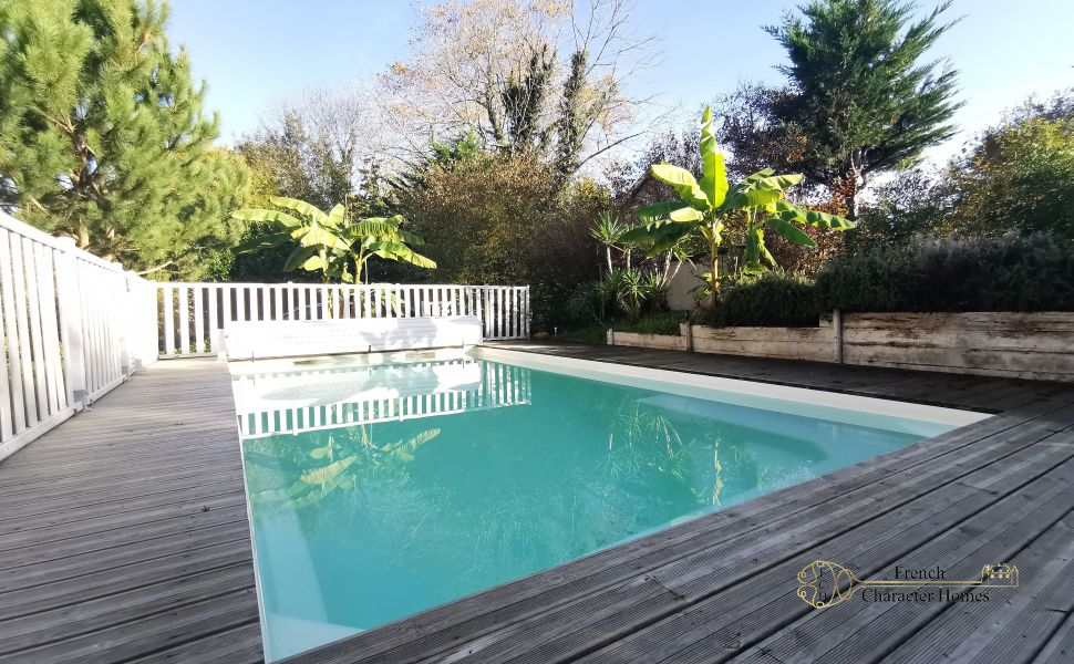 An Attractive Family Home with Guest Annex offering Rental Potential, 10 mins South of Pau