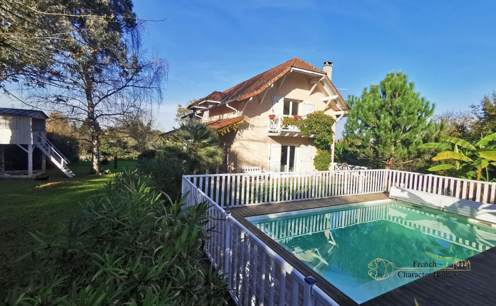 An Attractive Family Home with Guest Annex offering Rental Potential, 10 mins South of Pau