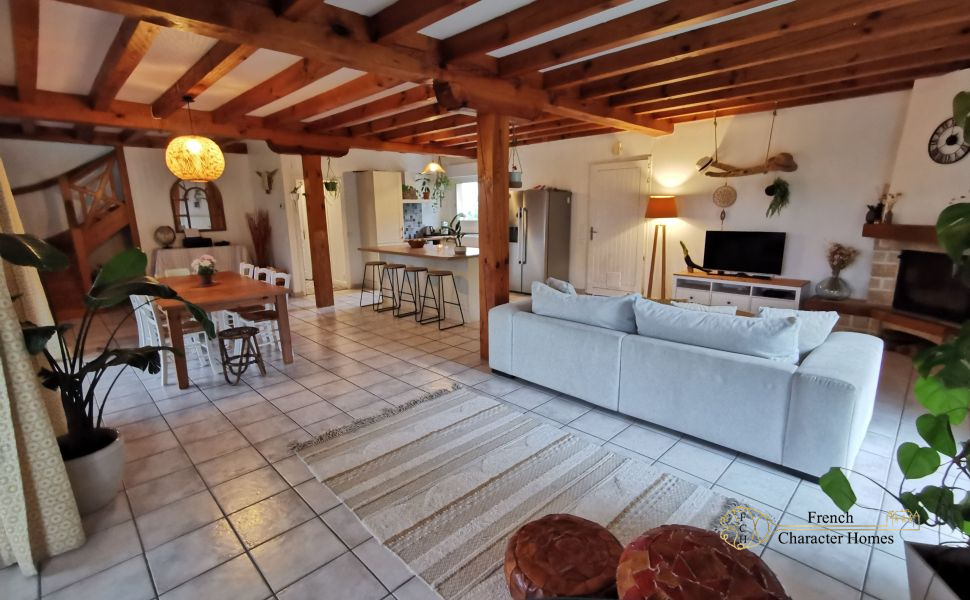 An Attractive Family Home with Guest Annex offering Rental Potential, 10 mins South of Pau