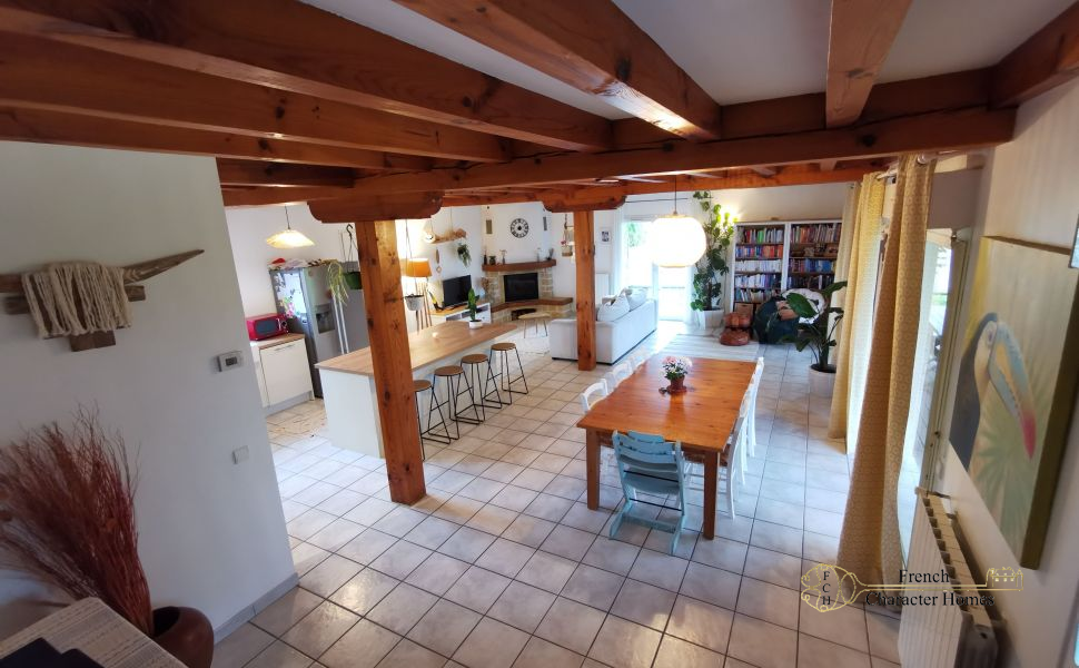 An Attractive Family Home with Guest Annex offering Rental Potential, 10 mins South of Pau