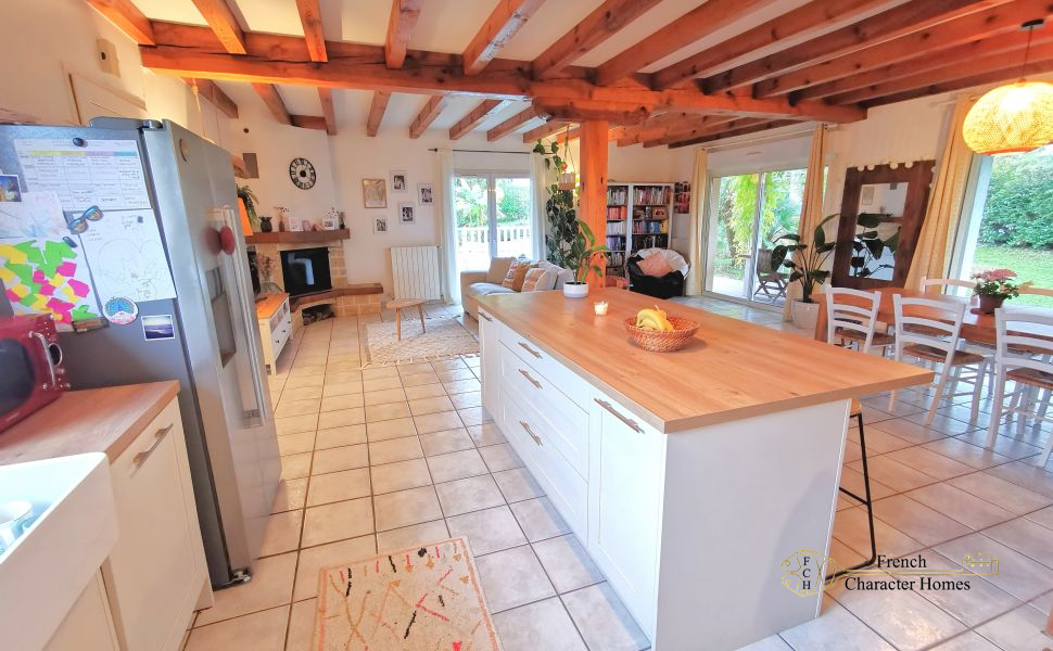 An Attractive Family Home with Guest Annex offering Rental Potential, 10 mins South of Pau