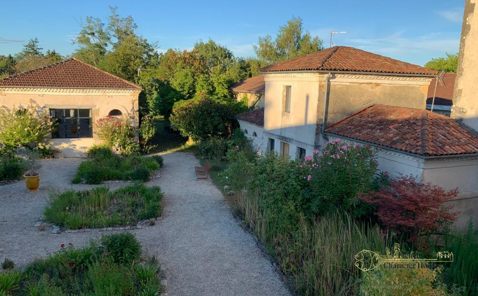 An Exquisite Stable Block Conversion with 3 Beautifully Renovated Cottages!