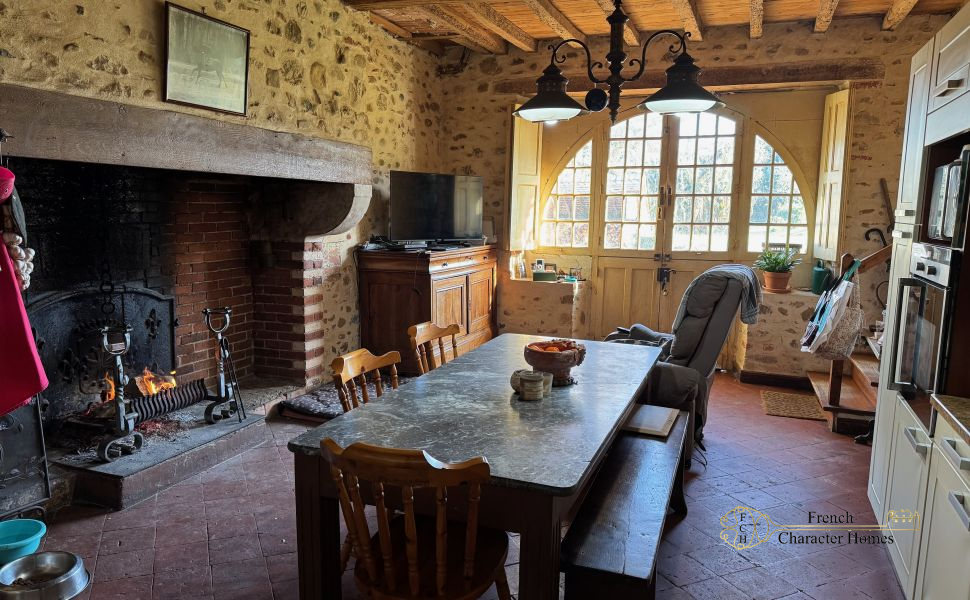 Equestrian Property near Pau with 11 Stables,15 HA (37 acres), Paddocks & Small Vineyard