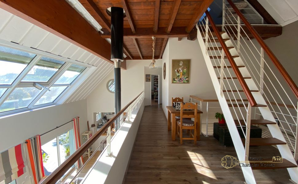 Superb architect designed contemporary turn-key property 30 minutes south of Pau