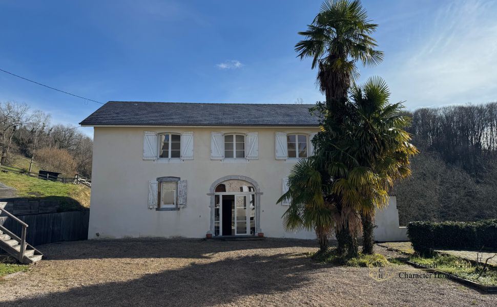 An Exceptional 18C 5-Bed Family Home with 3-Bed Cottage, 22.6 Acres & Pyrenean Views