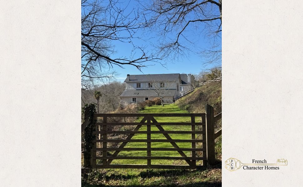 An Exceptional 18C 5-Bed Family Home with 3-Bed Cottage, 22.6 Acres & Pyrenean Views