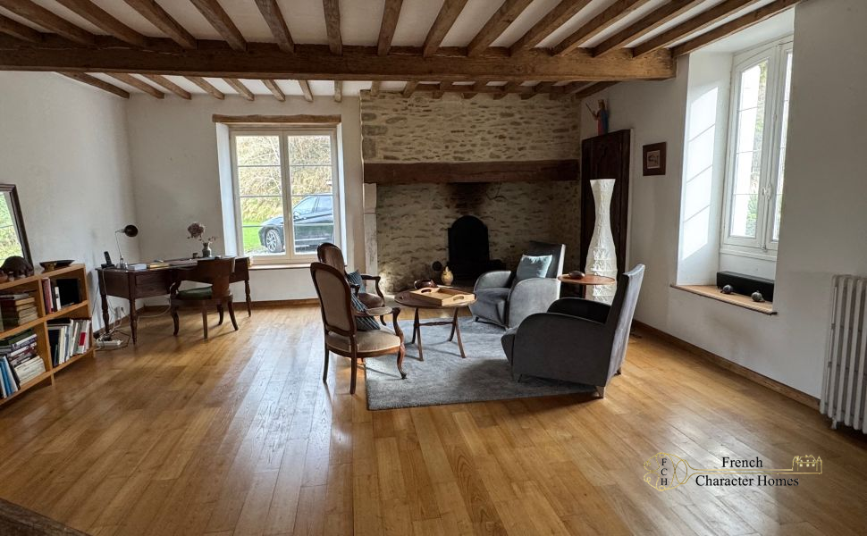 An Exceptional 18C 5-Bed Family Home with 3-Bed Cottage, 22.6 Acres & Pyrenean Views