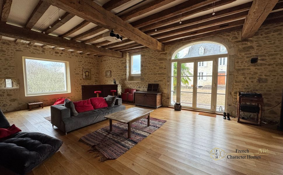 An Exceptional 18C 5-Bed Family Home with 3-Bed Cottage, 22.6 Acres & Pyrenean Views