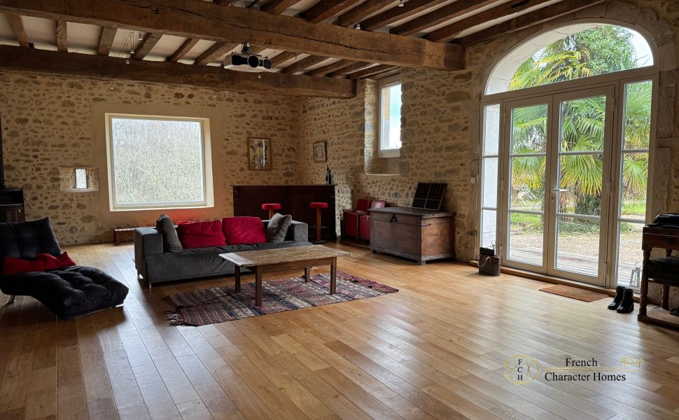 An Exceptional 18C 5-Bed Family Home with 3-Bed Cottage, 22.6 Acres & Pyrenean Views